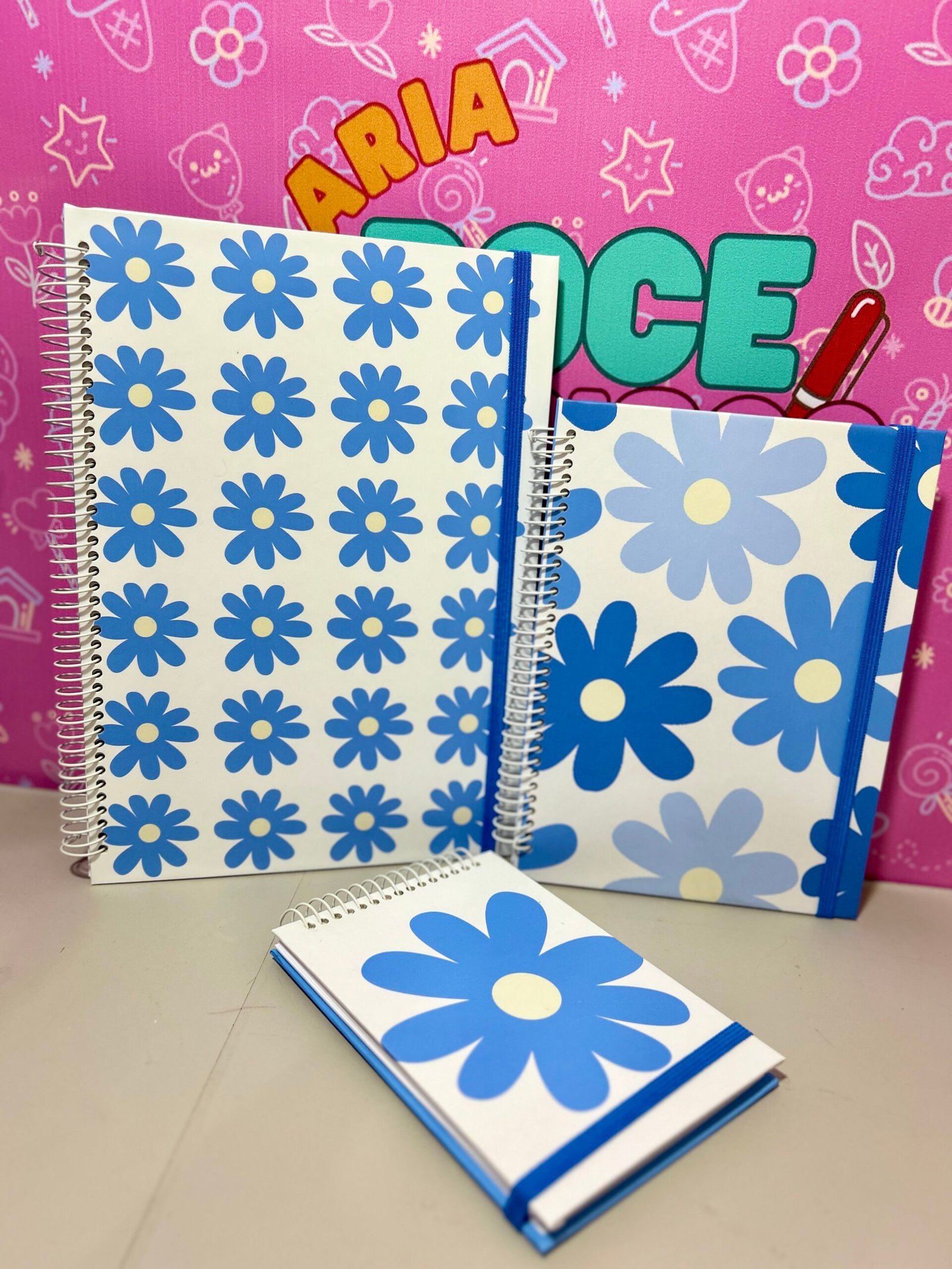 Kit Cadernos Margaridas Azuis ✨ Caderno Grande A5 A6 com Elástico e Folhas Decoradas